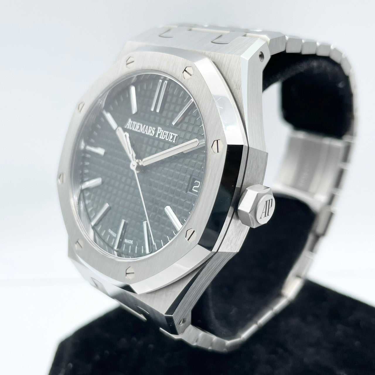 Pre-Owned Audemars Piguet Royal Oak 15510ST.OO.1320ST.09 Khaki Green 41mm