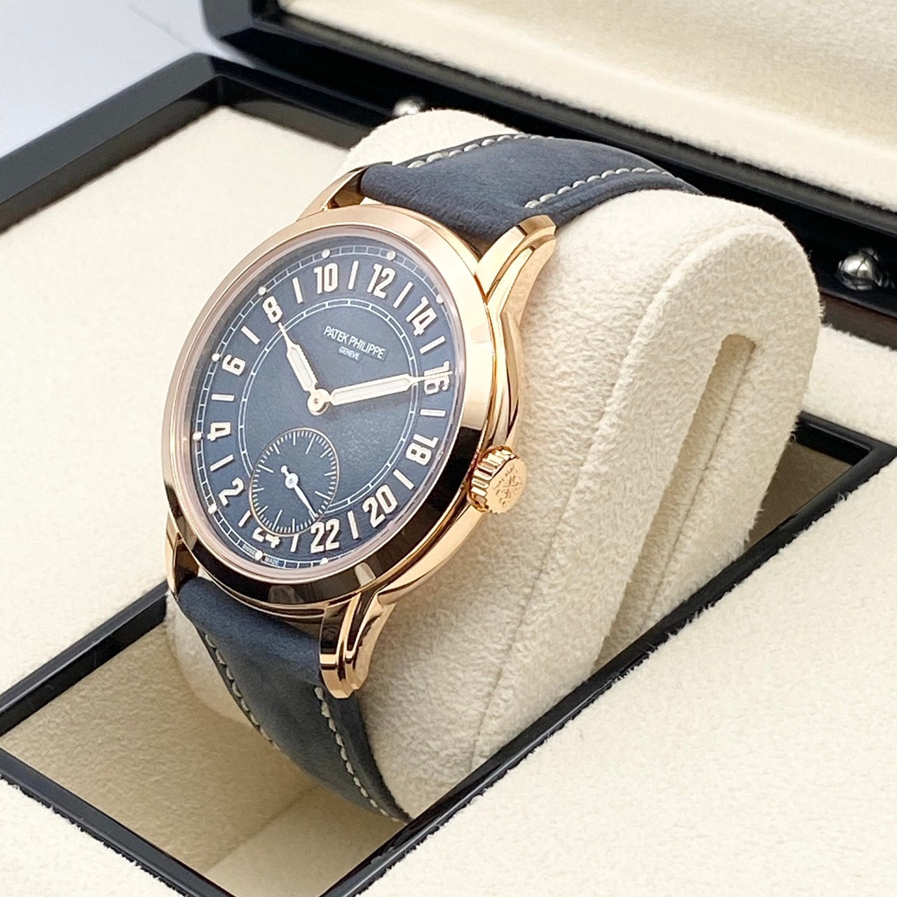 Pre-Owned Patek Philippe Complication 5224R-001 Blue