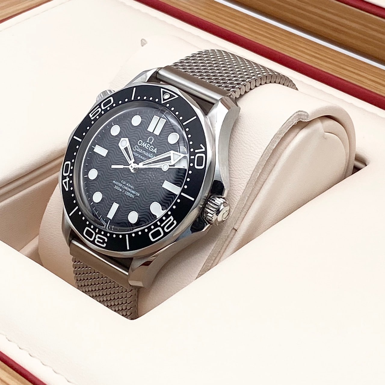 2024 년에 사전 최신 릴리스! [희귀 제품!] 저렴한 가격으로 판매] OMEGA SEAMASTER DIVER 300 210.30.42.20.01.010 Black 42mm