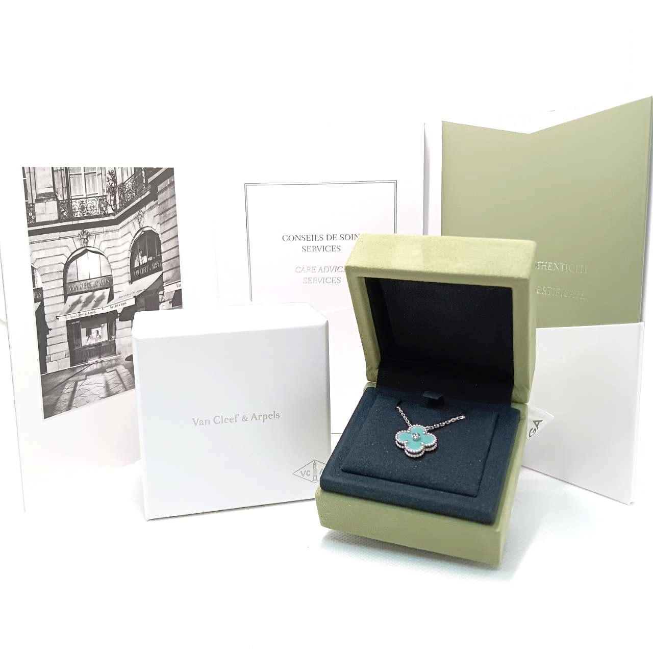 사전 소유의 Van Cleef & Arpels Vintage Alhambra Blue