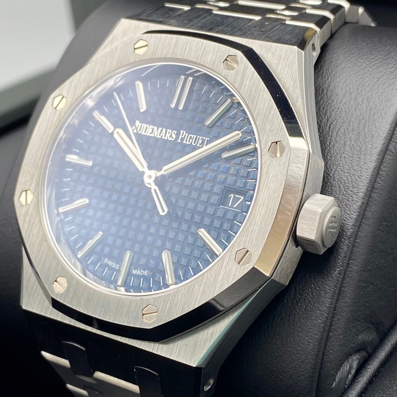 [50 주년 기념 로터 장착 모델] Audemars Piguet Royal Oak 15550st.oo.1356st.02 Blue Stainless Steel 37mm