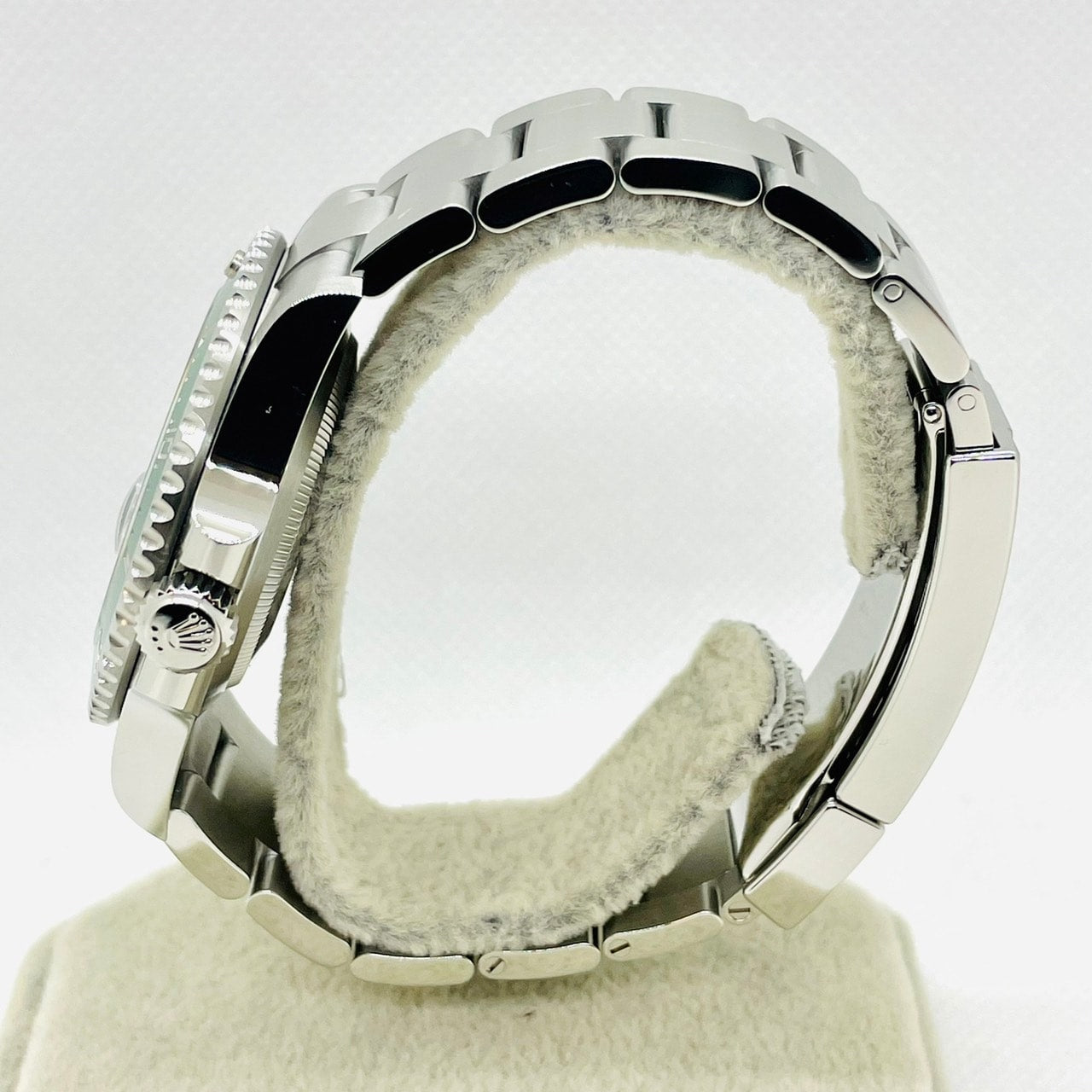 Pre-Owned Rolex Submariner Date 126610LV Oyster Bracelet Black Green