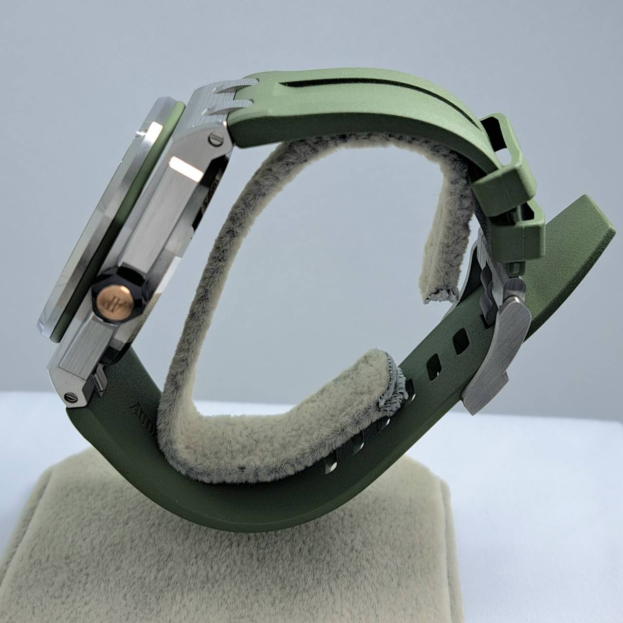 プレオウンド オーデマピゲ ロイヤル オーク オフショア 15720ST.OO.A052CA.01