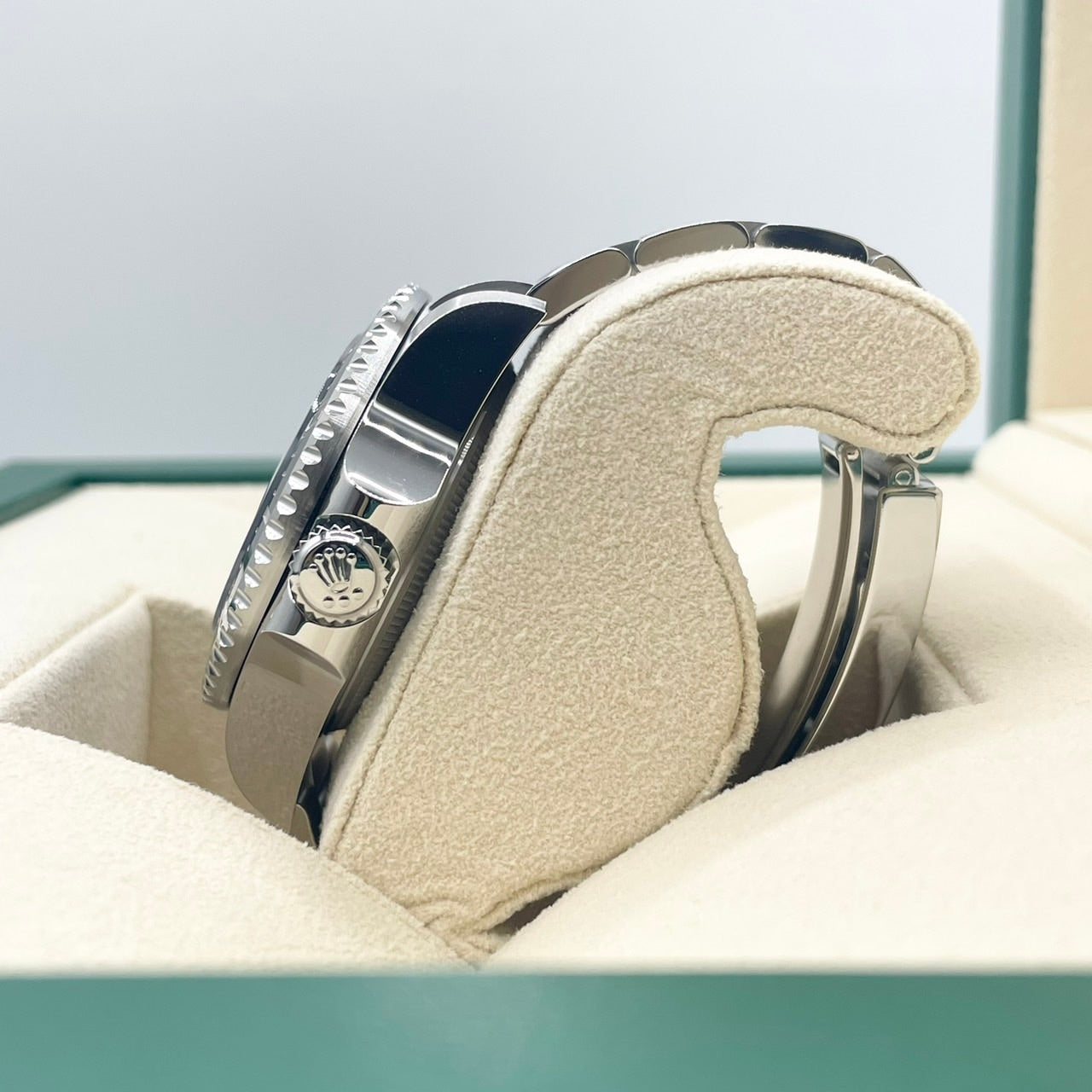 사전 소유 롤렉스 바다 거주자 136660 굴 팔찌 D 블루 44mm