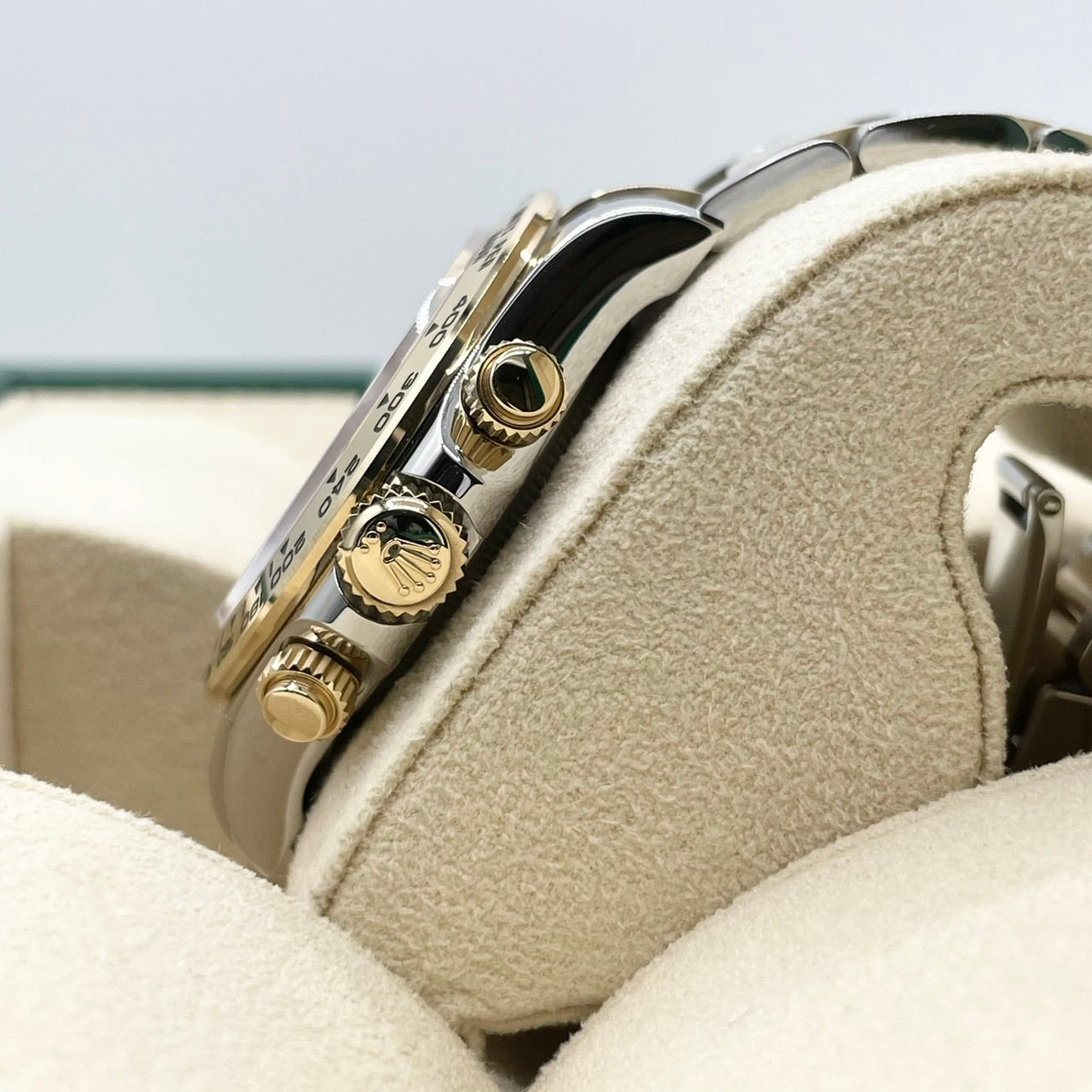 Pre-Owned [New 2023] Rolex Daytona 126503G Bright Black & Golden 8P Diamond 40mm