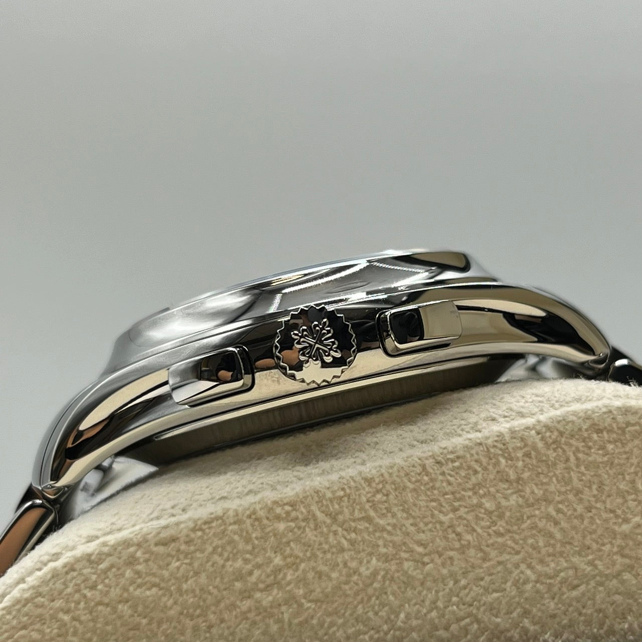 Pre-Owned Patek Philippe Complication 5905/1A-001 Olive Green Soleil 42mm