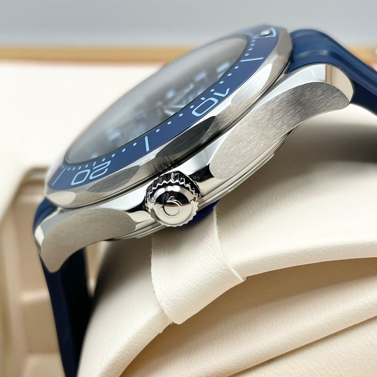 オメガ シーマスター 210.32.42.20.03.002 ブルー 42mm