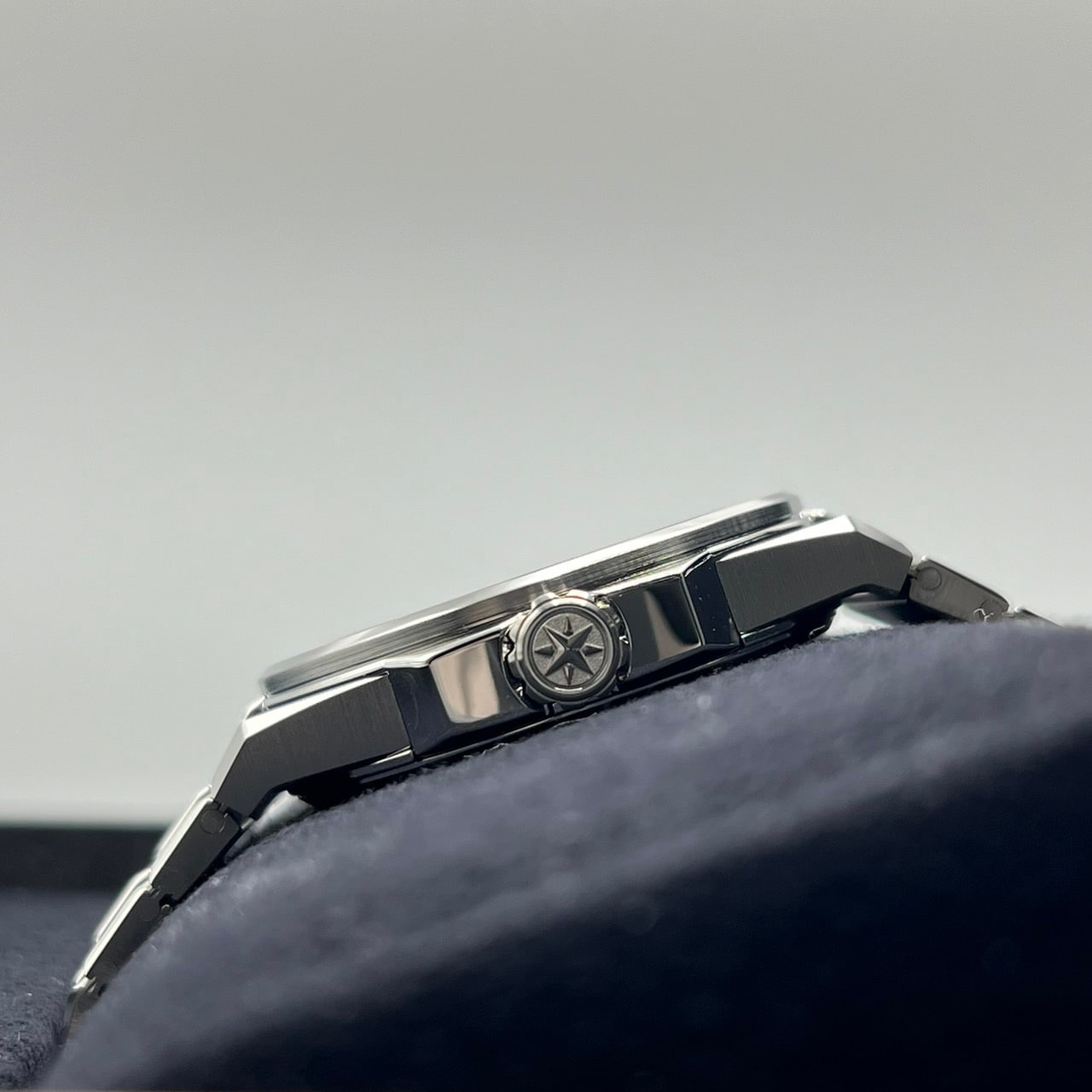 Pre-Owned Chopard Alpine Eagle Large 298600-3001 Blue 41mm