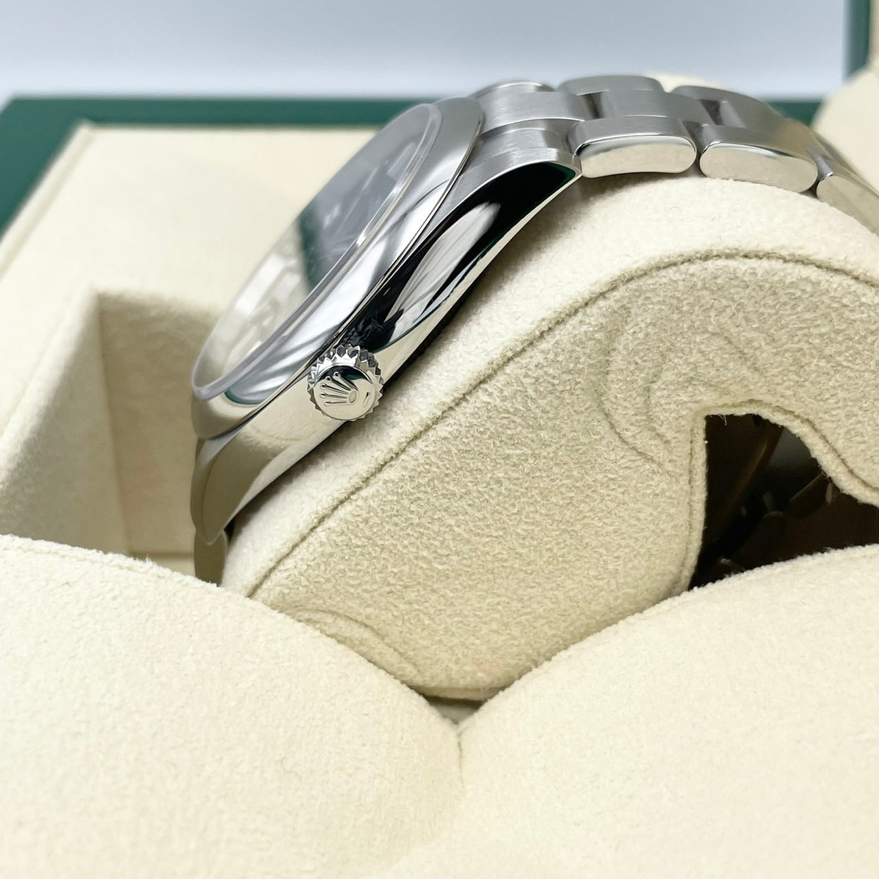 Pre-Owned Rolex Oyster Perpetual 124300 Oyster Bracelet Black 41mm