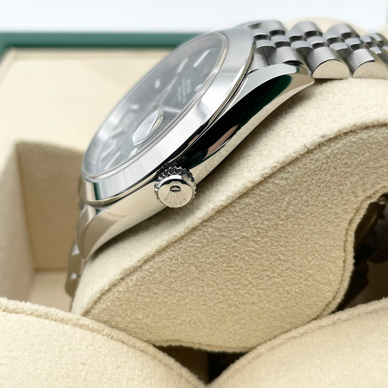 プレオウンド ロレックス デイトジャスト 126300 ミントグリーン　ジュビリーブレスレット 41mm