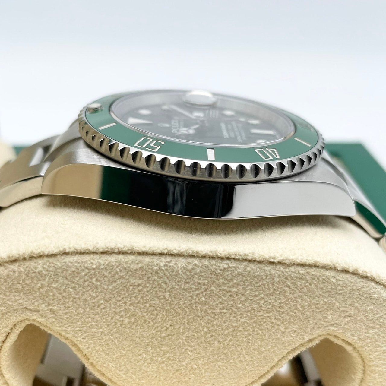 Pre-Owned Rolex Submariner Date 116610LV Oyster Bracelet 40mm