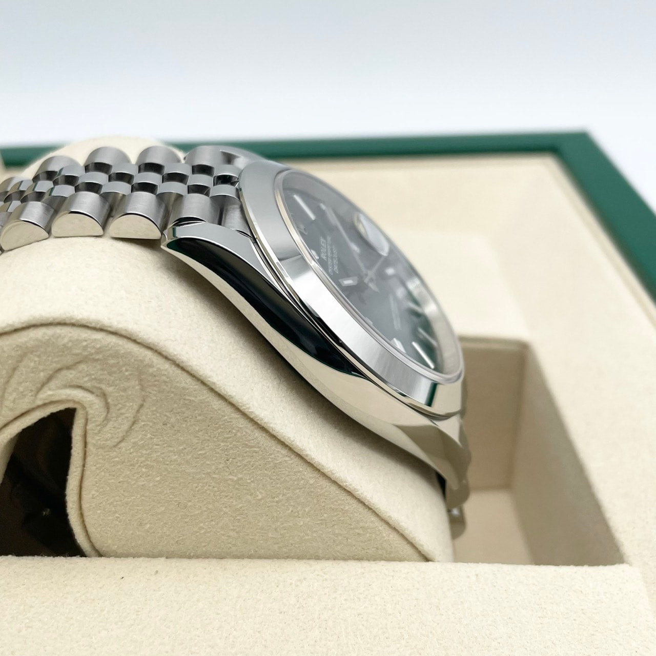 プレオウンド ロレックス デイトジャスト 126300 ミントグリーン　ジュビリーブレスレット 41mm