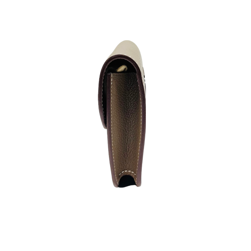 Hermes Constance Slim Epson Etoup Gold Hardware B가 새겨 져 있습니다