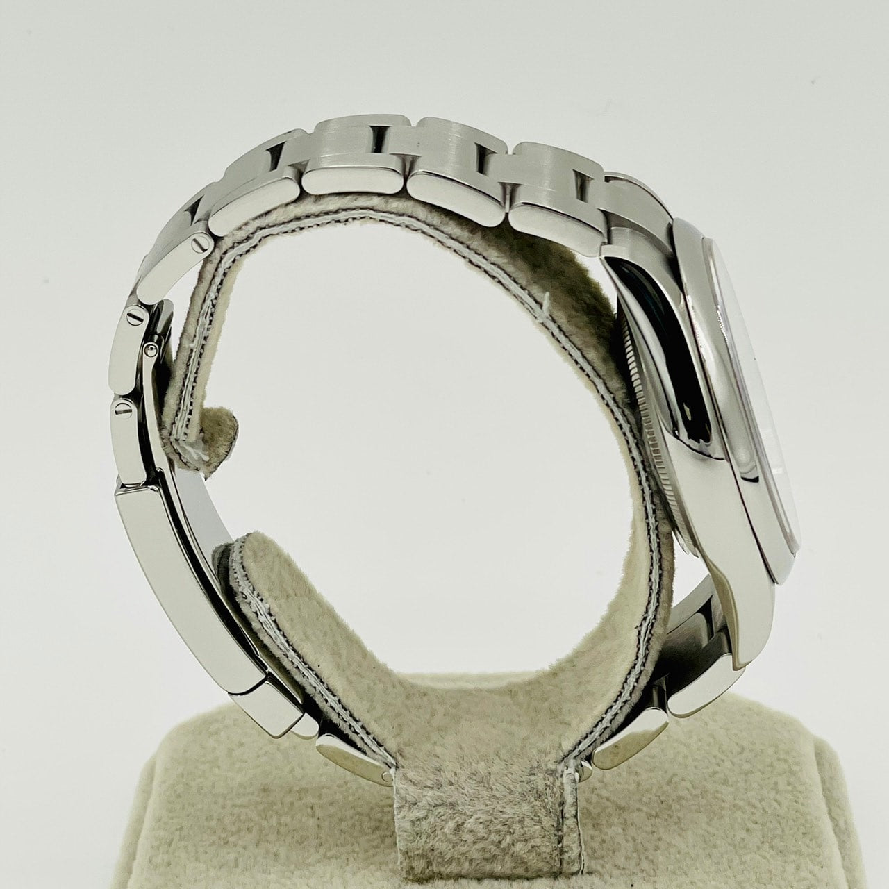 Pre-Owned Rolex Oyster Perpetual 124300 Oyster Bracelet Yellow