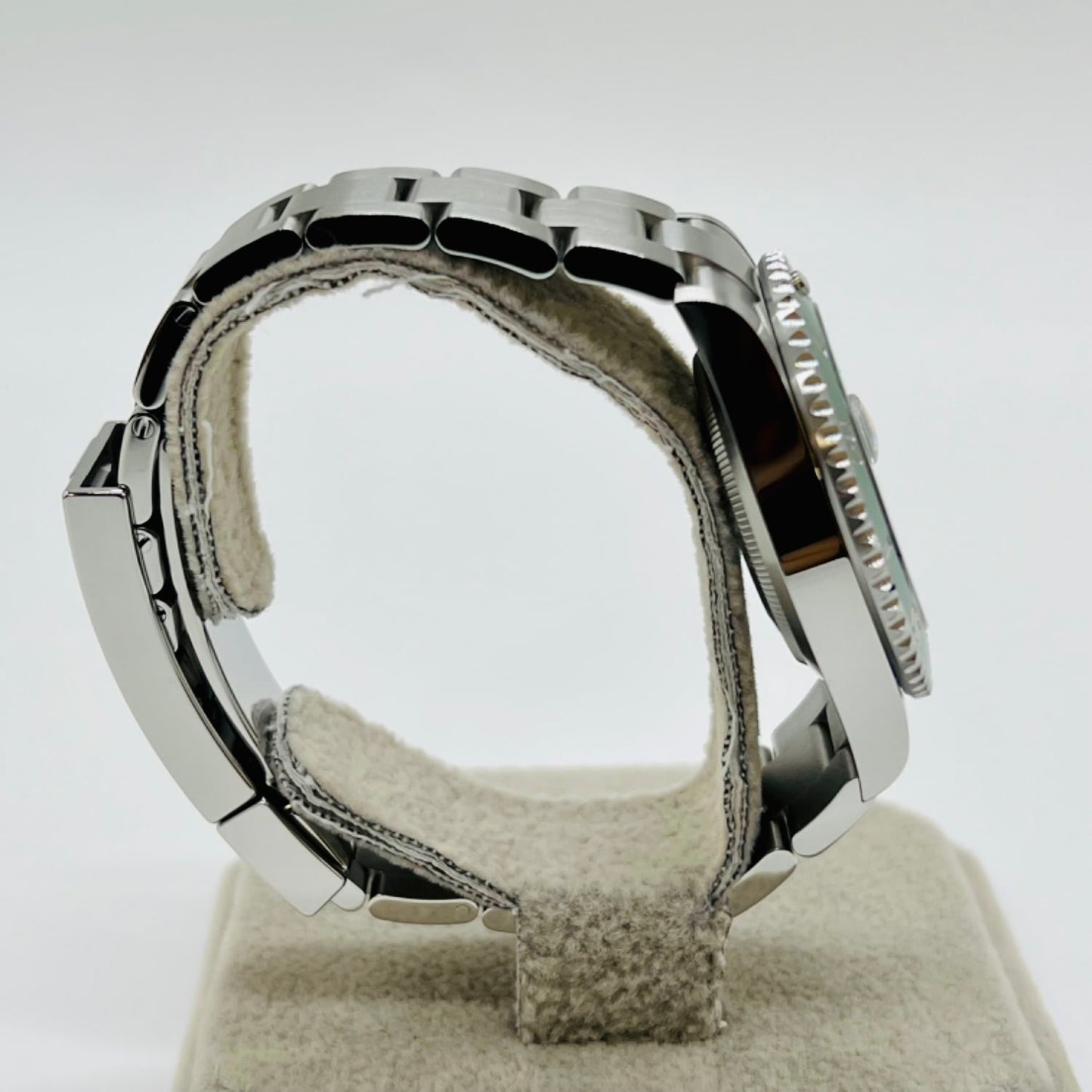 Pre-Owned [2023 New Bezel] Rolex Submariner Date 126610LV Oyster Bracelet Black Green June 2023