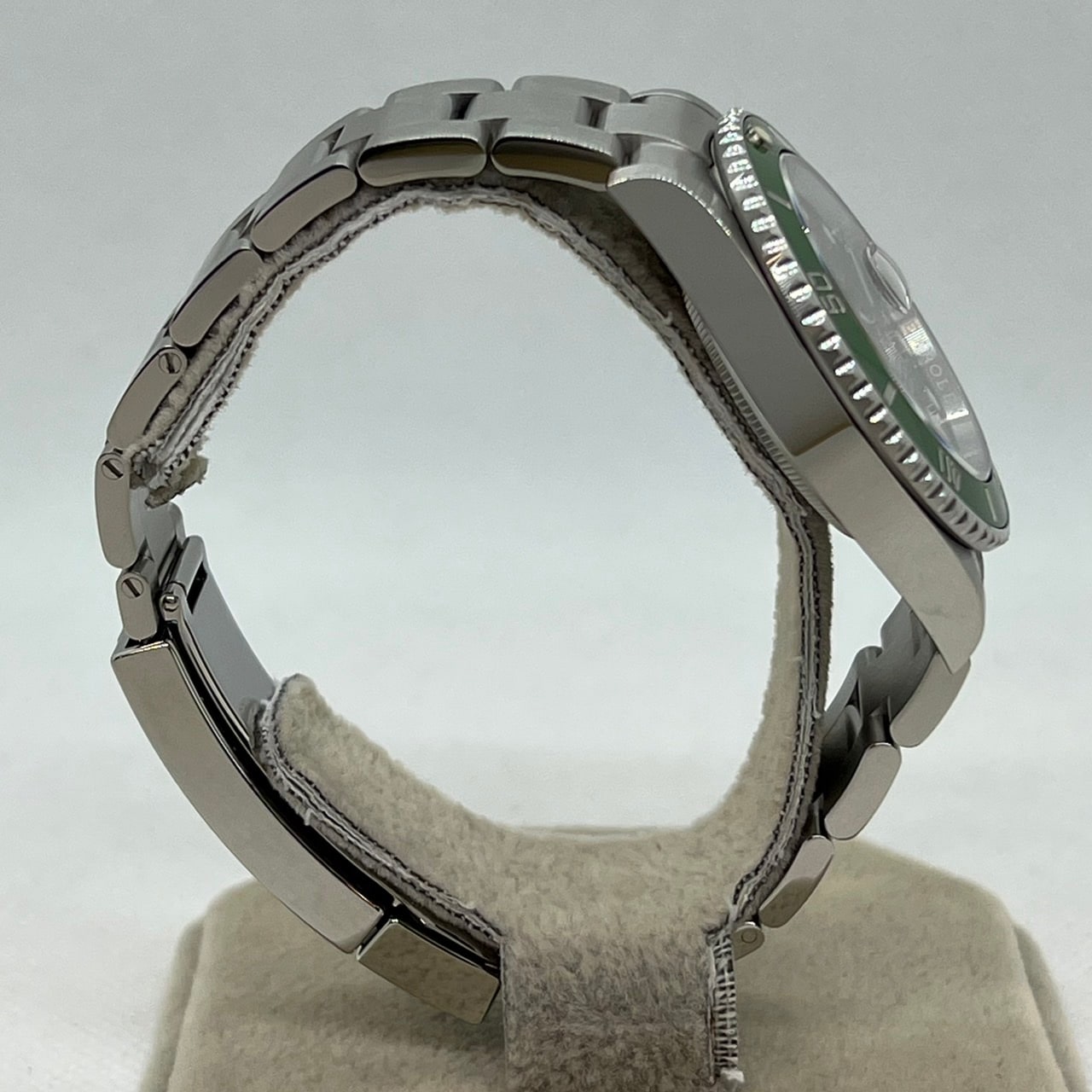 Pre-Owned Rolex Submariner Date 126610LV Oyster Bracelet Black Green
