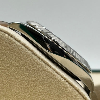 プレオウンド ロレックス デイトジャスト 126334 オイスターブレス ブライトブルー フルーテッドベゼル41ｍｍ
