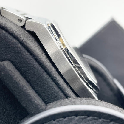 二手Girard Perregaux Lorraart 81010-11-431-11A蓝色42mm
