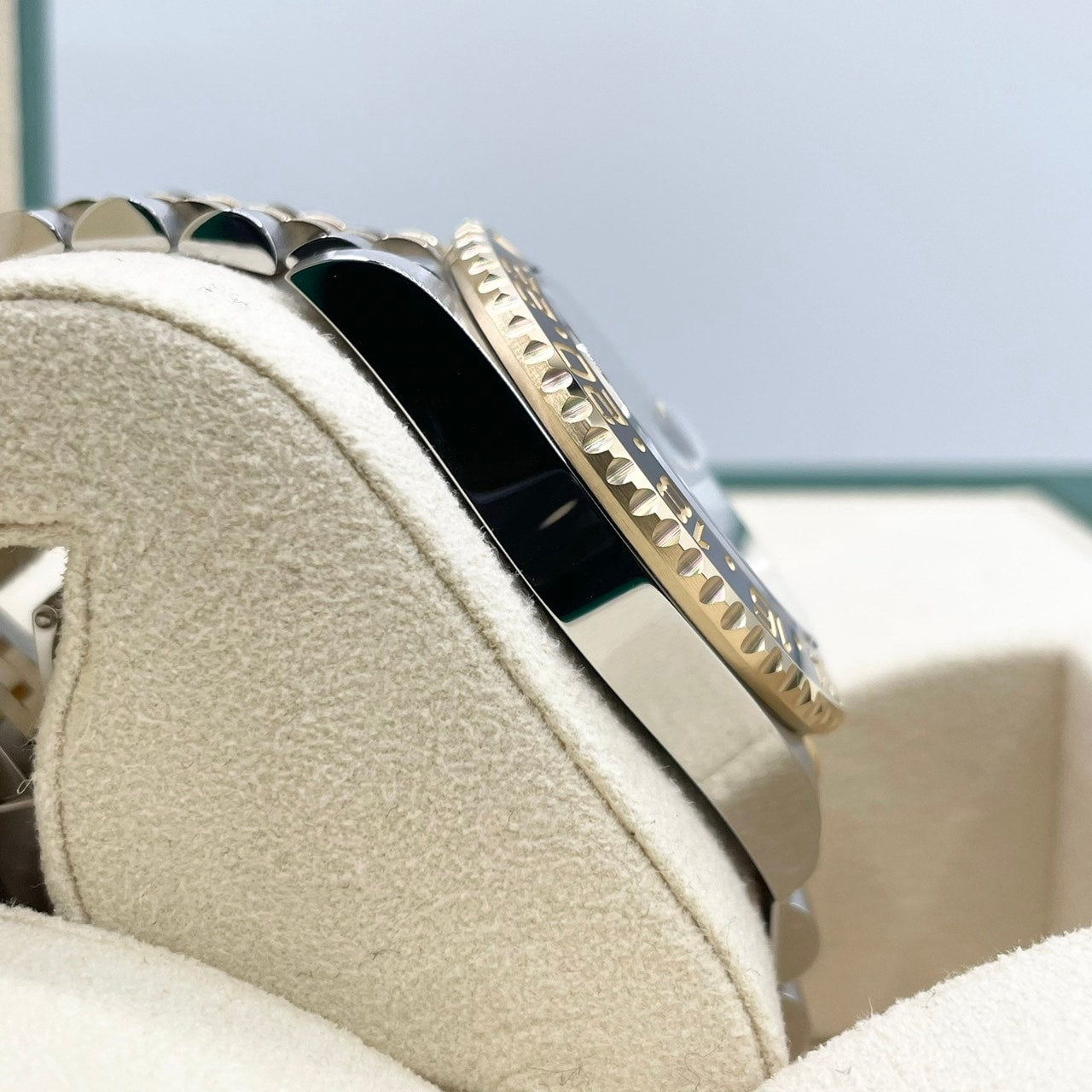 사전 소유 [새로운 2023] 롤렉스 GMT 마스터 II 126713GRNR Jubilee Bracelet 40mm
