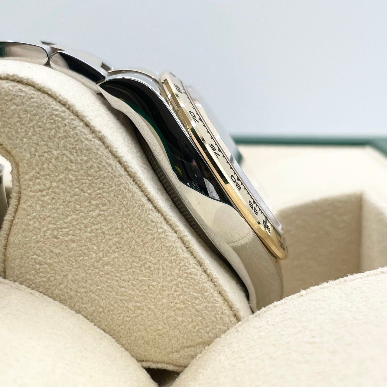 Pre-Owned [New 2023] Rolex Daytona 126503G Bright Black & Golden 8P Diamond 40mm