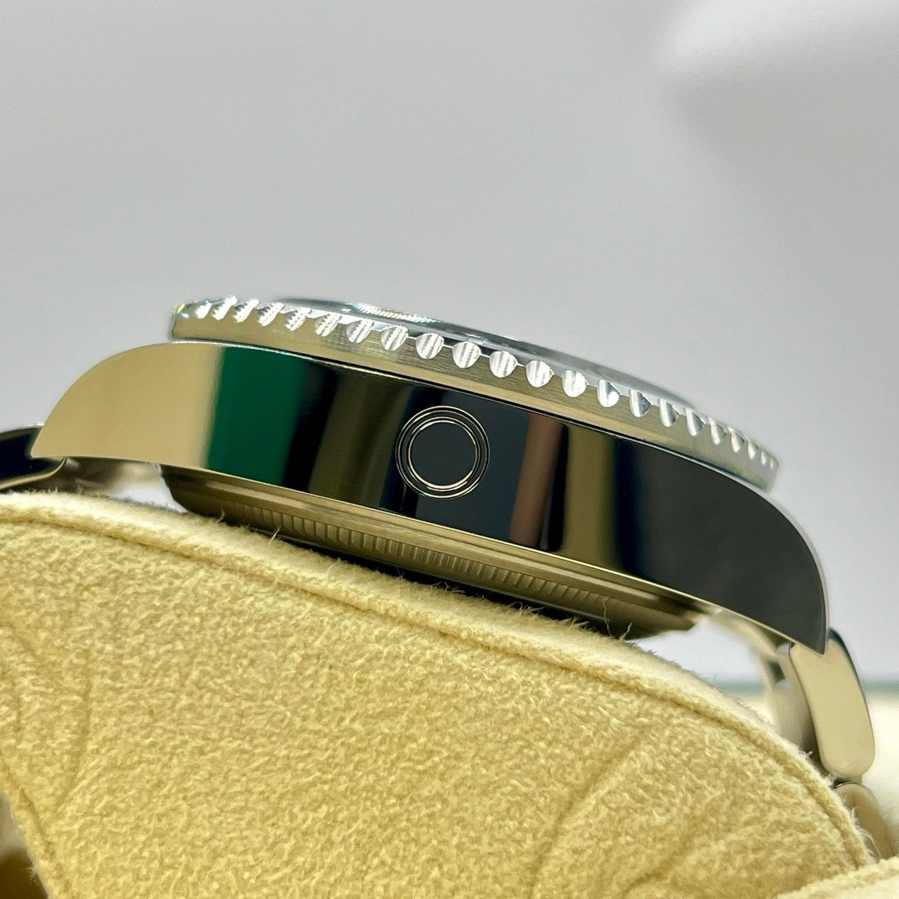 사전 소유 롤렉스 바다 거주자 136660 굴 팔찌 D 블루 44mm