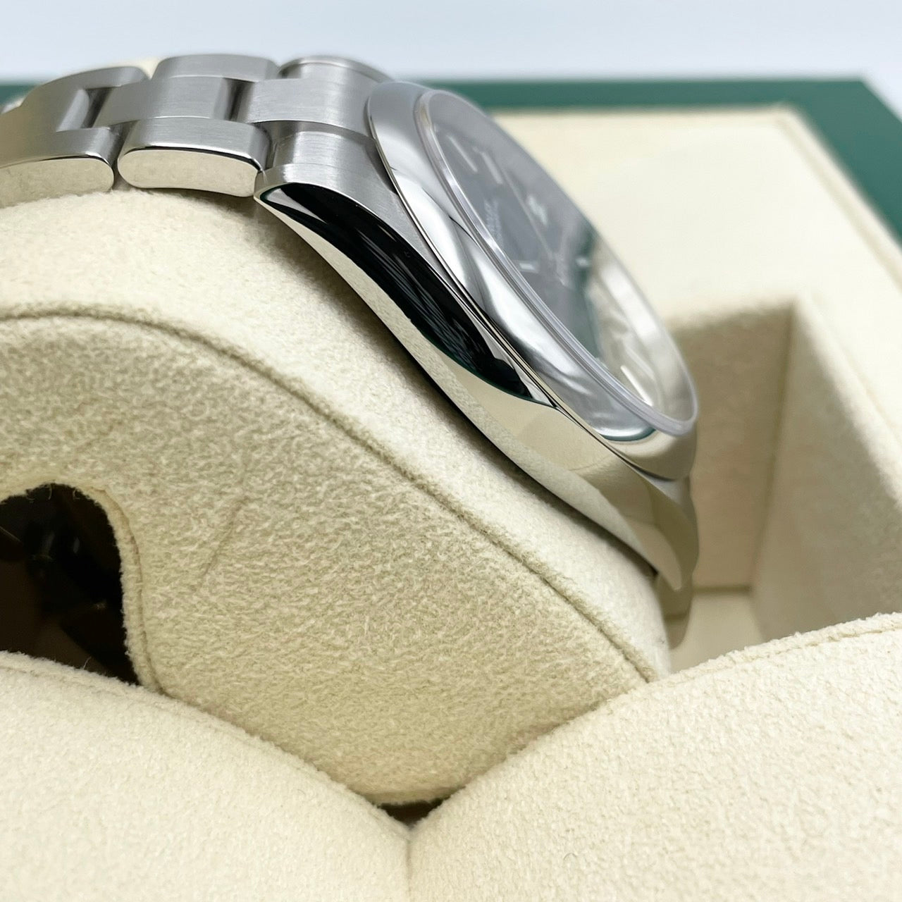 Pre-Owned Rolex Oyster Perpetual 124300 Oyster Bracelet Black 41mm