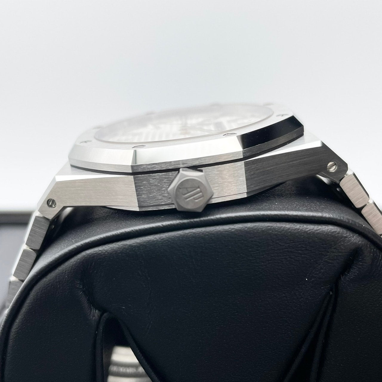 Pre-Owned Audemars Piguet Royal Oak 15510ST.OO.1320ST.08 Silver 41mm