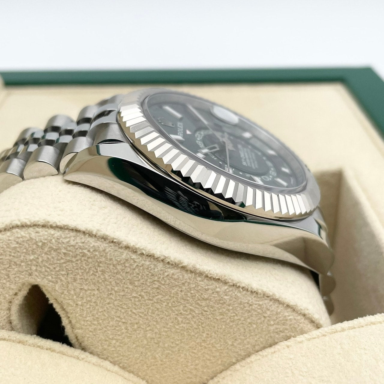 Pre-Owned Rolex Sky Dweller 336934 Mint Green Jubilee Bracelet 42mm