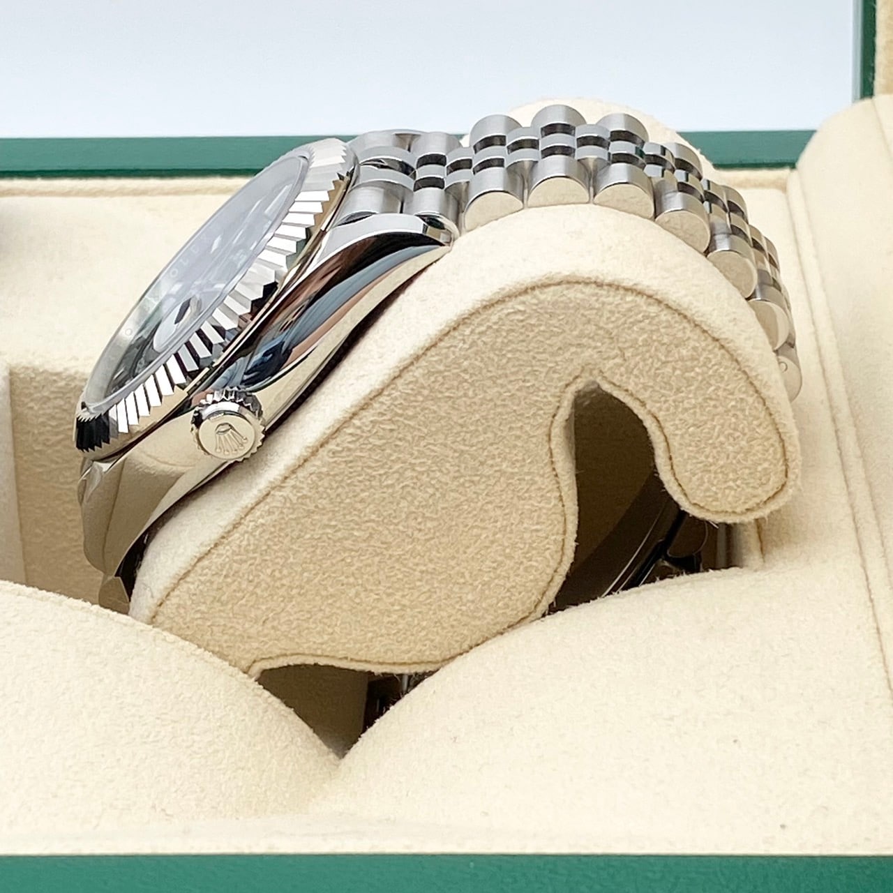 Pre-Owned Rolex Sky Dweller 336934 Mint Green Jubilee Bracelet 42mm