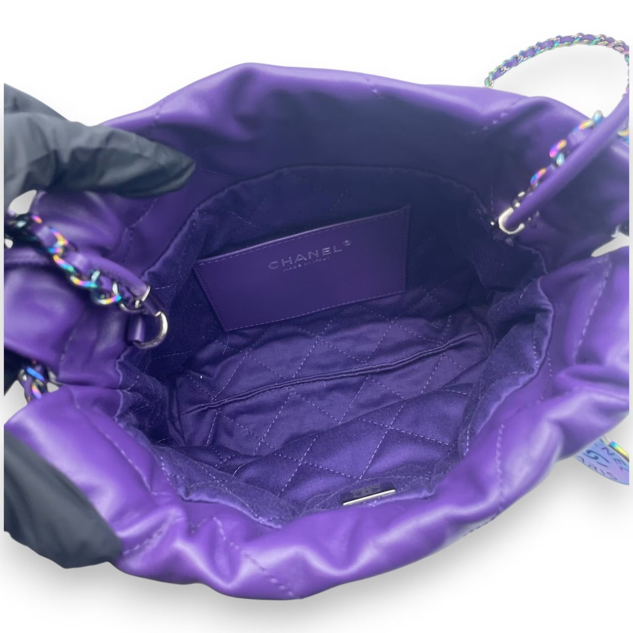 香奈儿CHANEL22迷你手袋紫色闪亮小牛皮彩虹五金配件