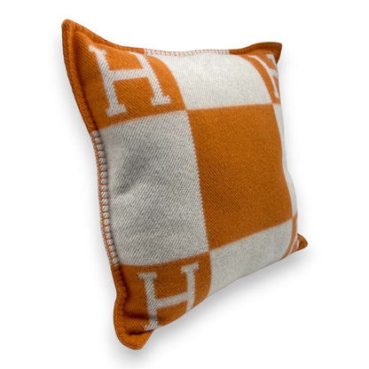 중고 에르메스 쿠션 아발론 PM 에크루/포티용 메리노 울/캐시미어