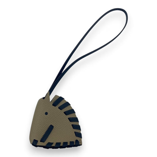 プレオウンドエルメス チャーム オトロット シュヴァル・トレッセ プシエール/ノワール K刻印