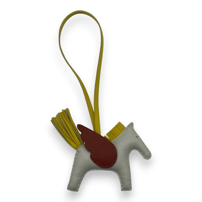 プレオウンドエルメス ペガサスチャーム PM クレ/ジョーヌナプル/キュイーブル B刻印