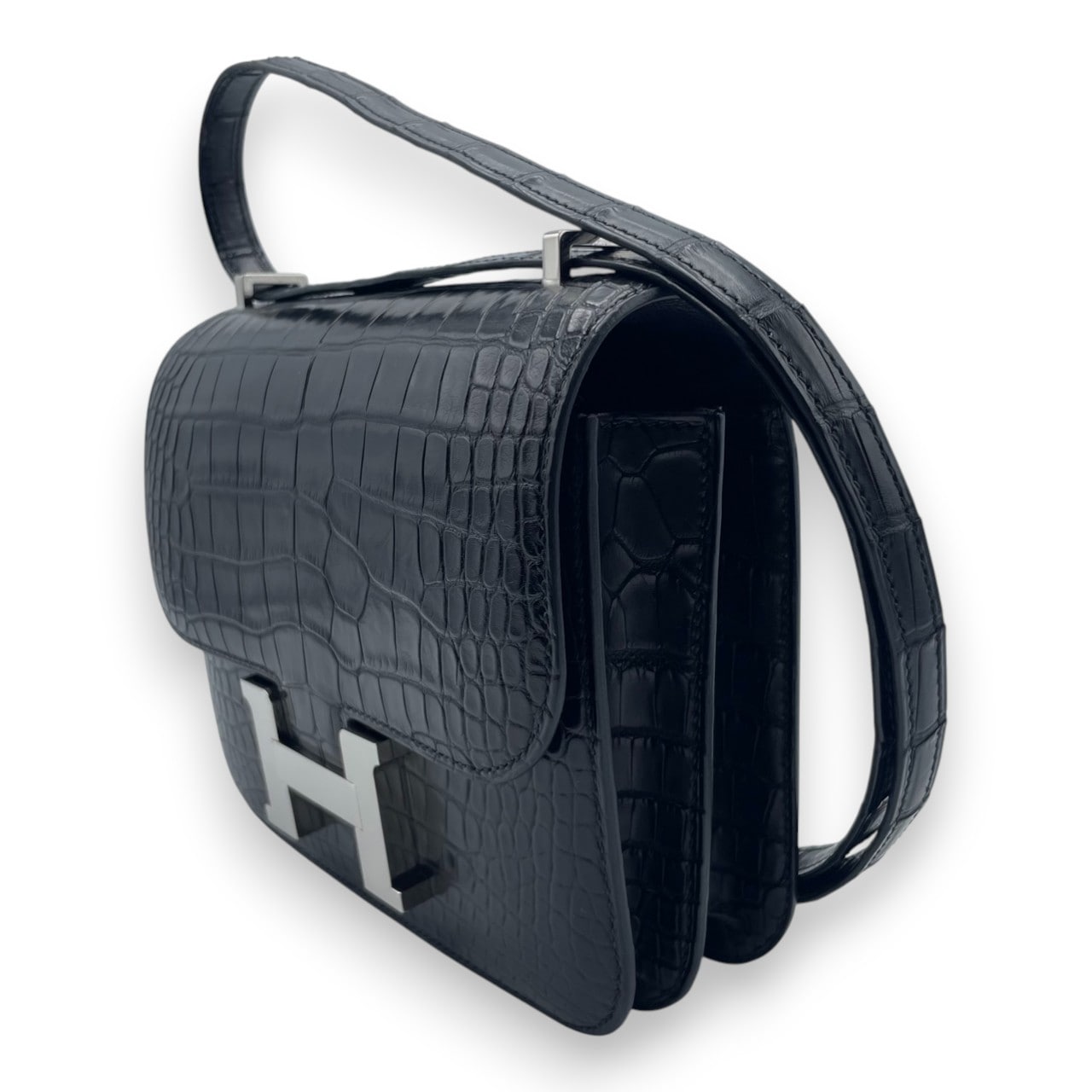 プレオウンドエルメス コンスタンスミニ 18 ノワール アリゲーターマット シルバー金具 Y刻印