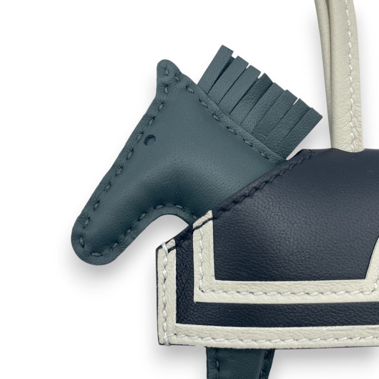 プレオウンドエルメス ロデオチャーム ロベオ24 PM ヴェールマングローブ/クレ/ノワール K刻印