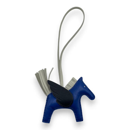 プレオウンドエルメス ペガサスチャーム PM ブルーフランス/クレ/ノワール U刻印