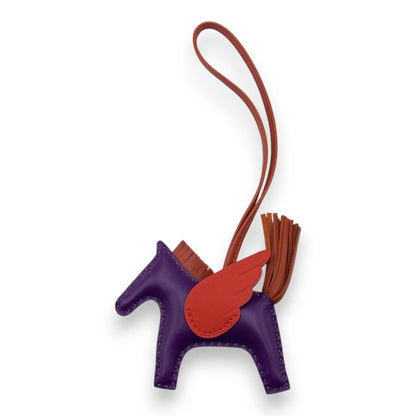 プレオウンドエルメス ペガサスチャーム PM バイオレット/カーネリアン/カプシーヌ Z刻印