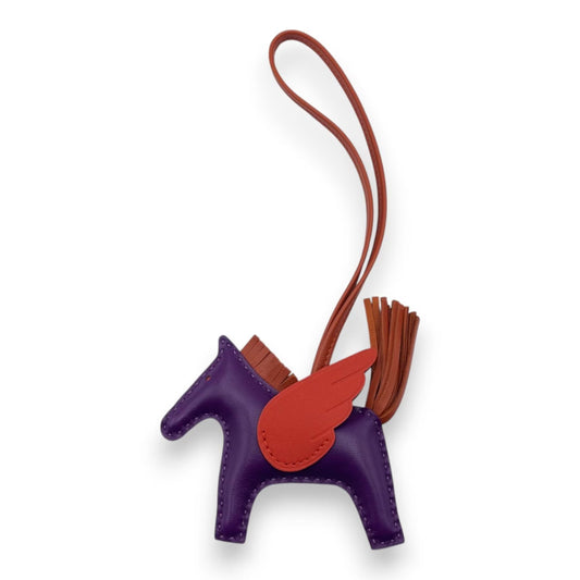 プレオウンドエルメス ペガサスチャーム PM バイオレット/カーネリアン/カプシーヌ Z刻印