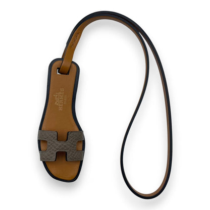 プレオウンドエルメス オラン ナノ チャーム エトゥープ/ナチュラルサブレ/ノワール エプソン/バトラー/ヴァッシュ・ハンター