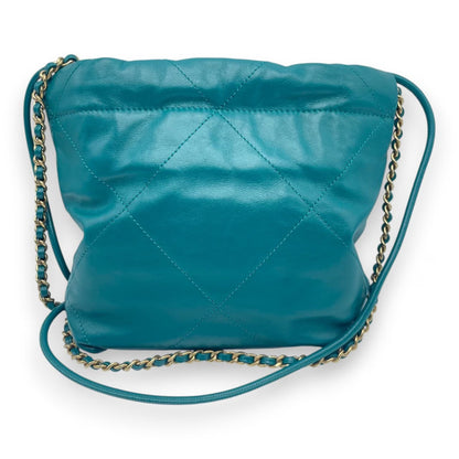 香奈儿CHANEL22迷你手袋绿色闪亮小牛皮金配件