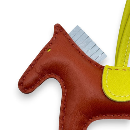 プレオウンドエルメス ロデオチャーム PM カーネリアン/ライム/ブルーブリュム B刻印