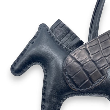 プレオウンドエルメス ペガサスチャーム タッチ PM ソーブラック アニョーミロ/アリゲーターマット U刻印