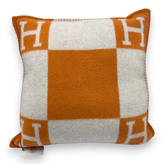 중고 에르메스 쿠션 아발론 PM 에크루/포티용 메리노 울/캐시미어