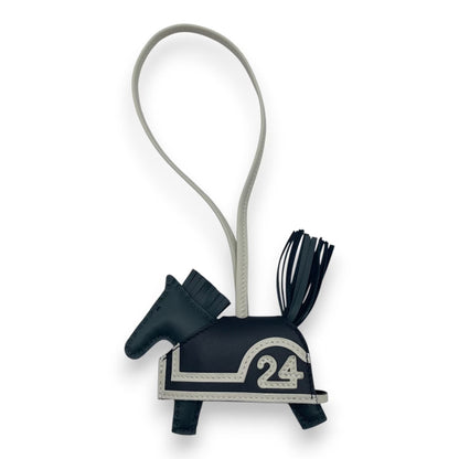 プレオウンドエルメス ロデオチャーム ロベオ24 PM ヴェールマングローブ/クレ/ノワール K刻印