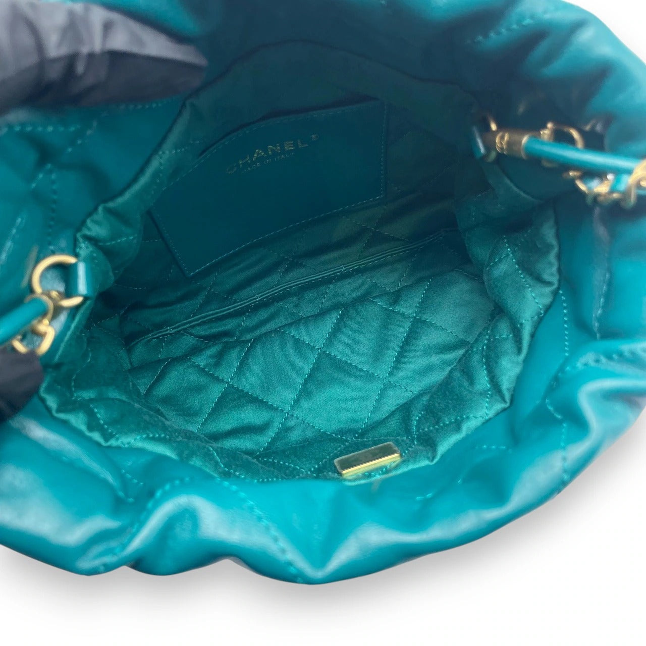 香奈儿CHANEL22迷你手袋绿色闪亮小牛皮金配件