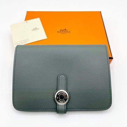 Hermes Dogon Compact Veil Amand Togo B가 새겨 져 있습니다