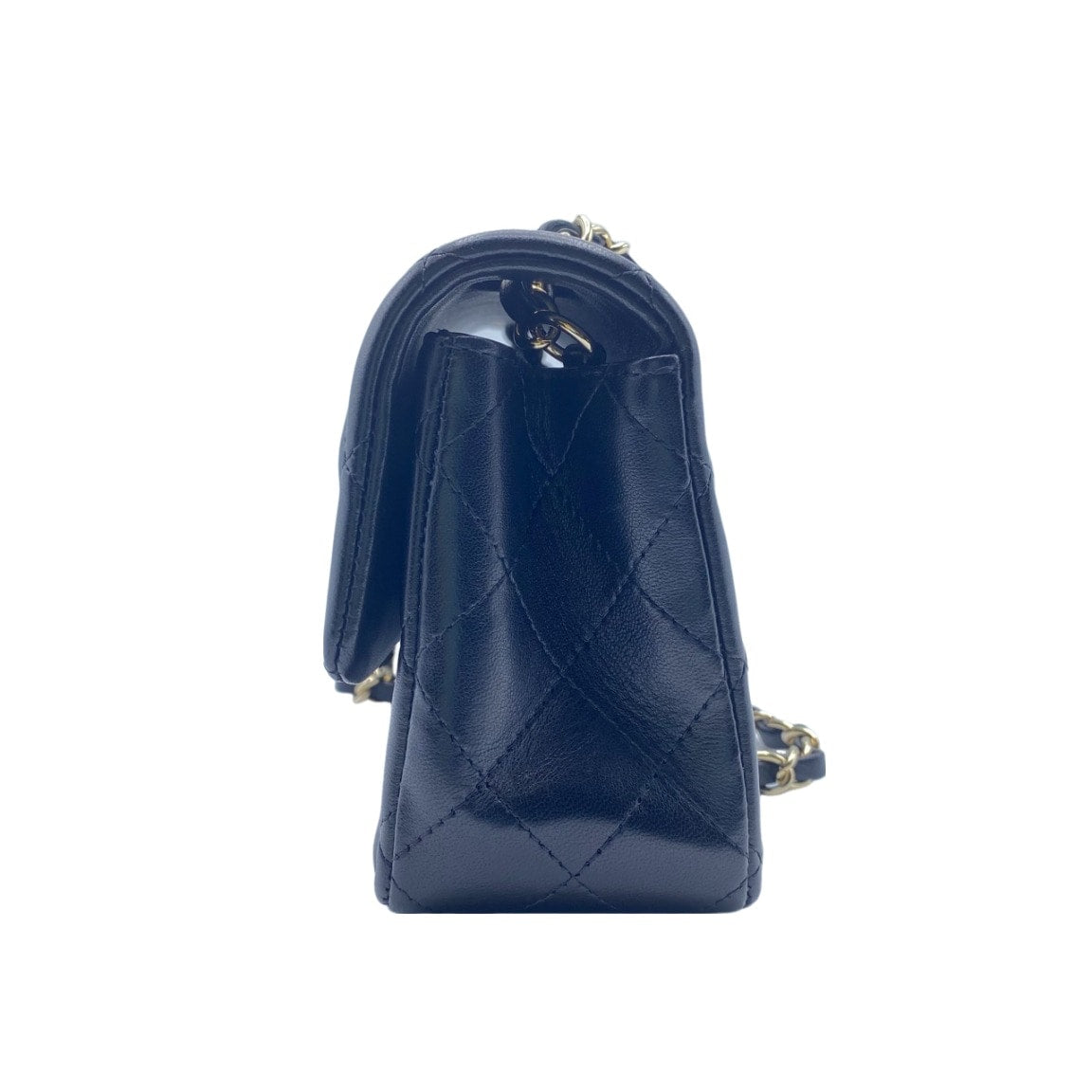 Pre-Owned Chanel Matelasse Black Lambskin Gold Fittings