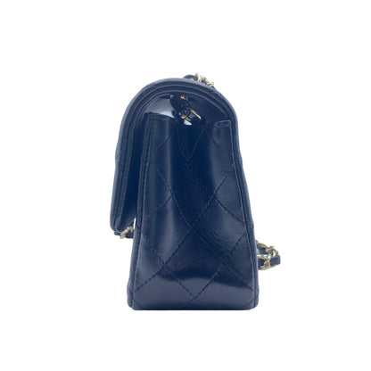 Pre-Owned Chanel Matelasse Black Lambskin Gold Fittings