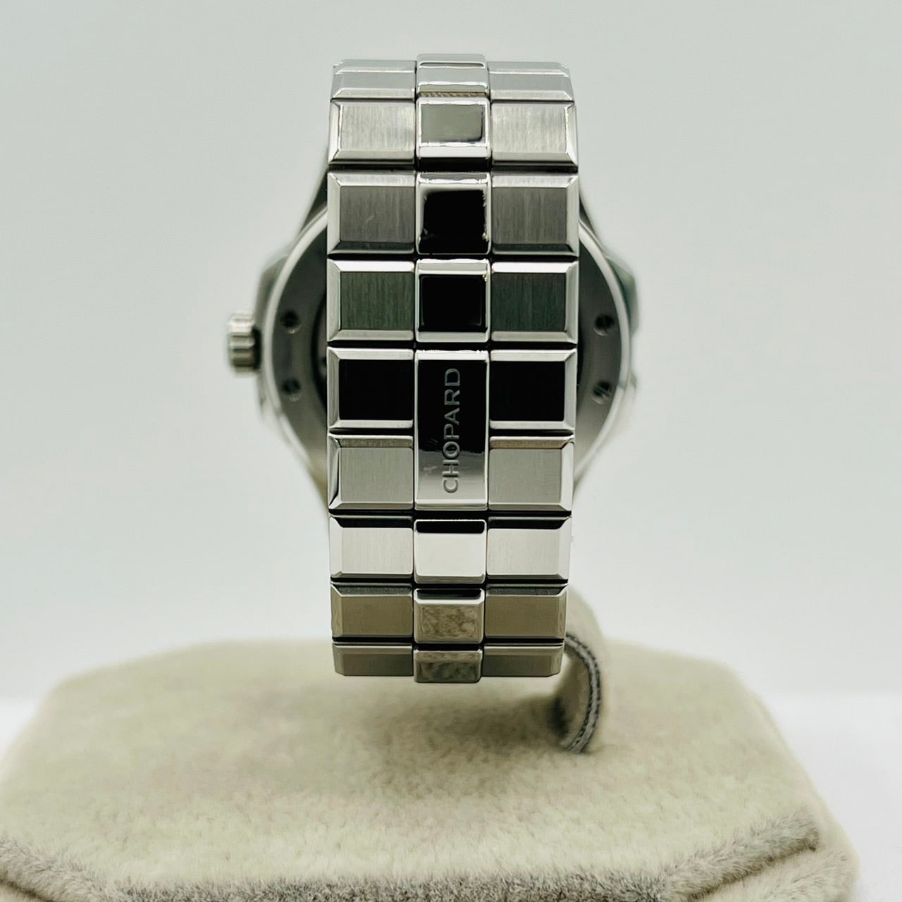 Pre-Owned Chopard Alpine Eagle Large 298600-3001 Blue