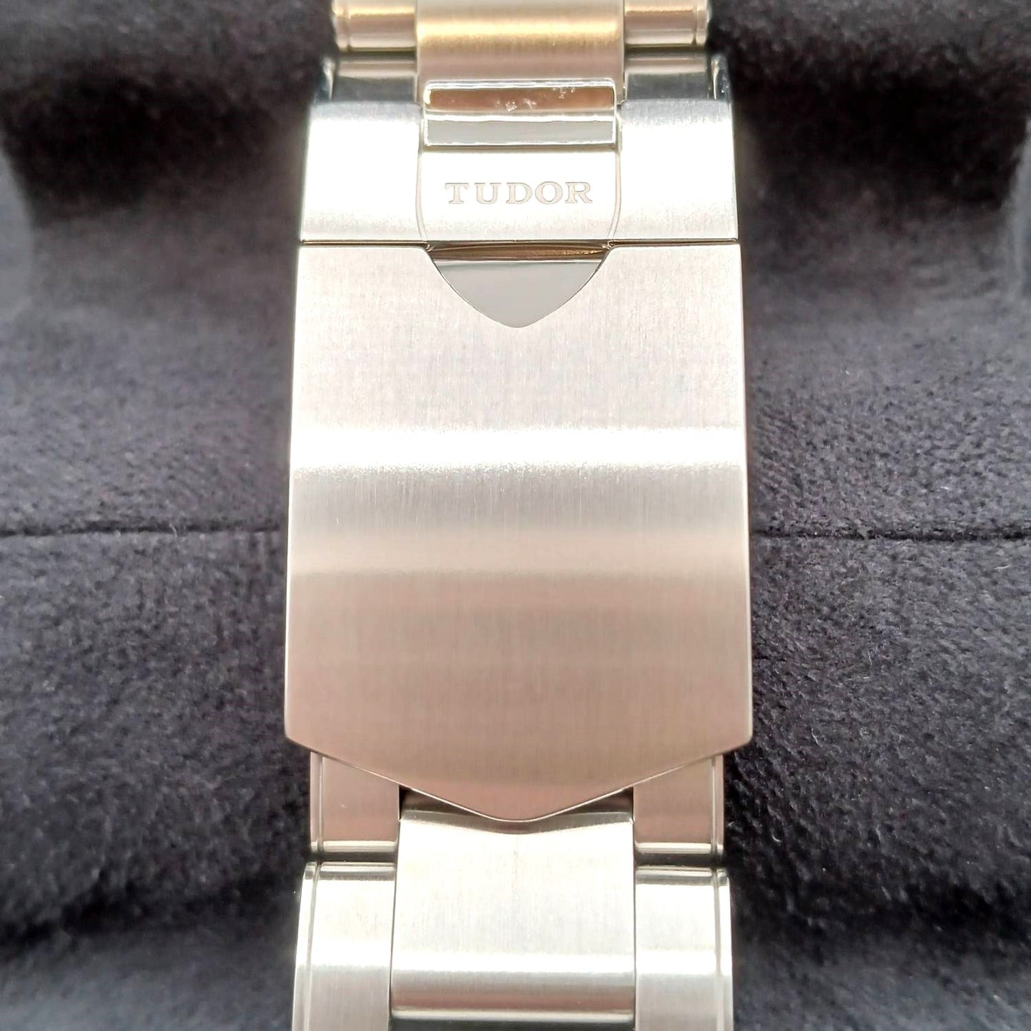 预先二成帝（都铎）黑湾Chrono M79360-N0002 41mm